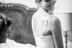 mere-fille-preparatifs-mariee-mariage-romantique-lyon