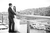 photo de couple de mariage sur la passerelle du canal de la confluence à Lyon